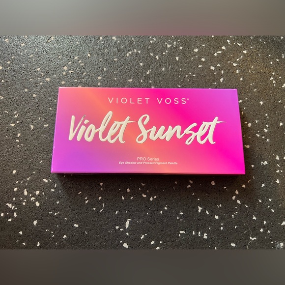 VIOLET VOSS | Violet Sunset Eyeshadow Palette - Picture 5 of 9